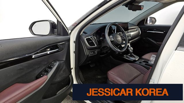 2023 Kia Seltos - Thumbnail 3