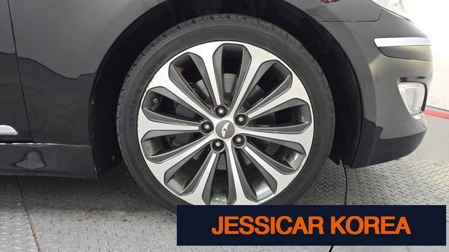 2012 Hyundai Genesis - Thumbnail 4