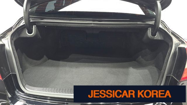 2012 Hyundai Genesis - Thumbnail 7