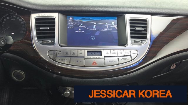 2012 Hyundai Genesis - Thumbnail 10