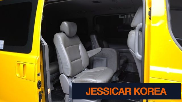 2016 Hyundai Grand Starex - Thumbnail 3