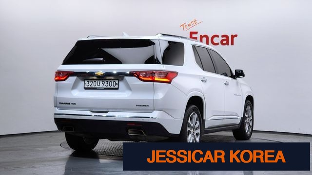 2020 Chevrolet Traverse - Thumbnail 2