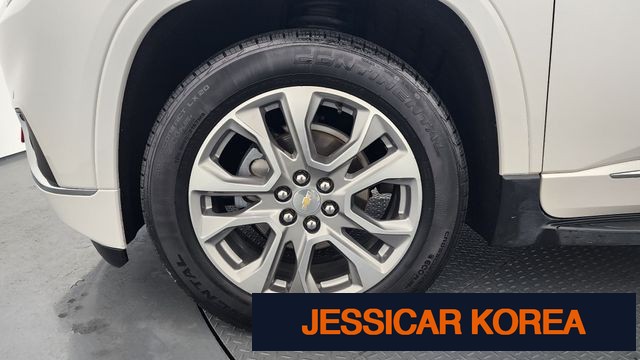 2020 Chevrolet Traverse - Thumbnail 16