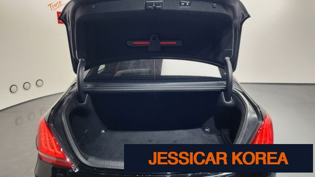 2016 Genesis EQ900 - Thumbnail 5