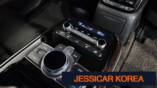 2016 Genesis EQ900 - Thumbnail 14