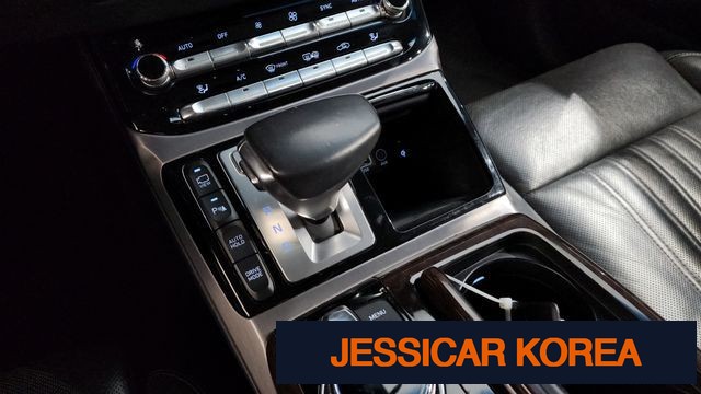 2016 Genesis EQ900 - Thumbnail 15