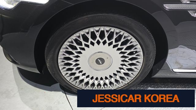 2019 Genesis G90 - Thumbnail 11