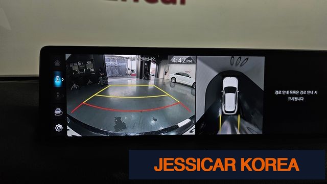 2022 Genesis GV70 - Thumbnail 11