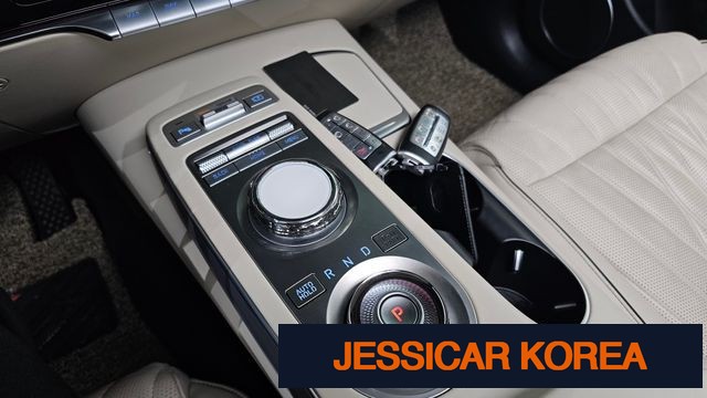 2022 Genesis GV70 - Thumbnail 8
