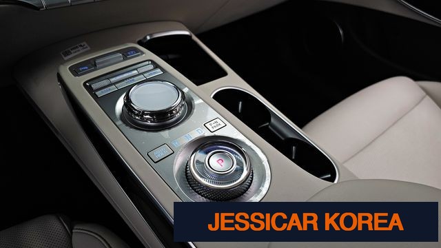 2024 Genesis GV70 - Thumbnail 3