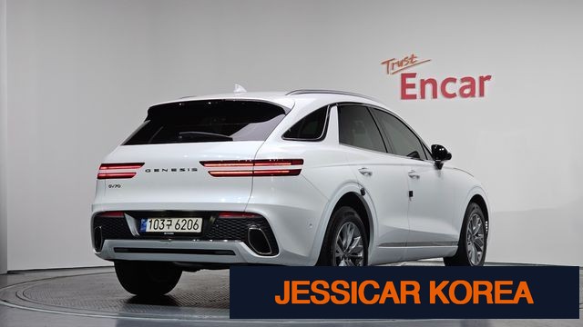 2024 Genesis GV70 - Thumbnail 17
