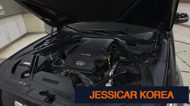 2016 Hyundai Genesis DH - Thumbnail 5