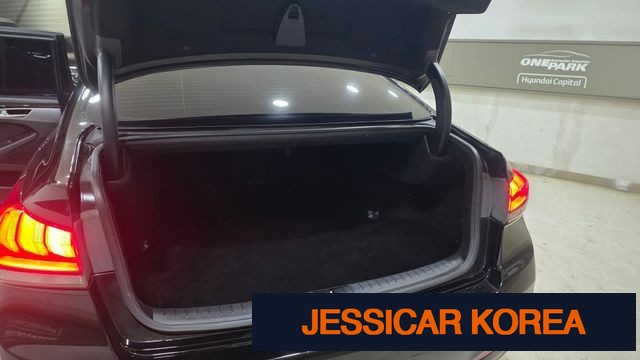 2016 Hyundai Genesis DH - Thumbnail 10