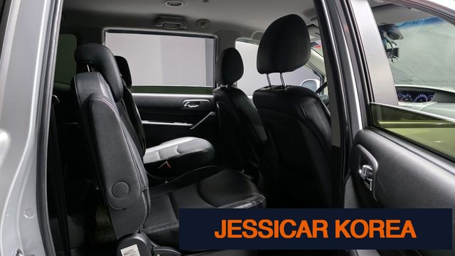 2018 KG Mobility Korando Turismo - Thumbnail 9