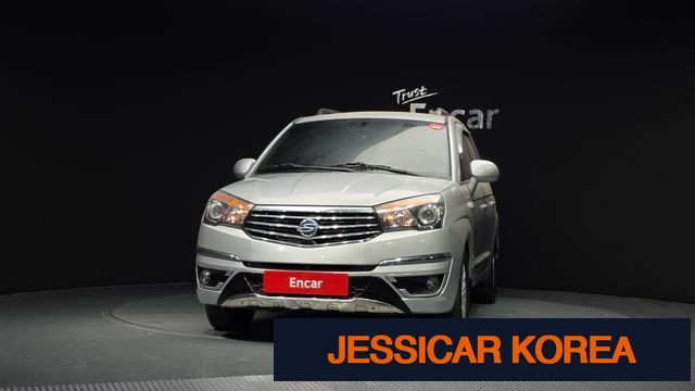 2018 KG Mobility Korando Turismo - Thumbnail 10