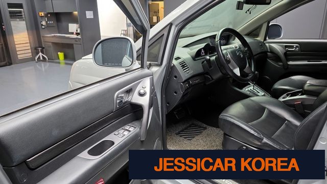 2018 KG Mobility Korando Turismo - Thumbnail 15