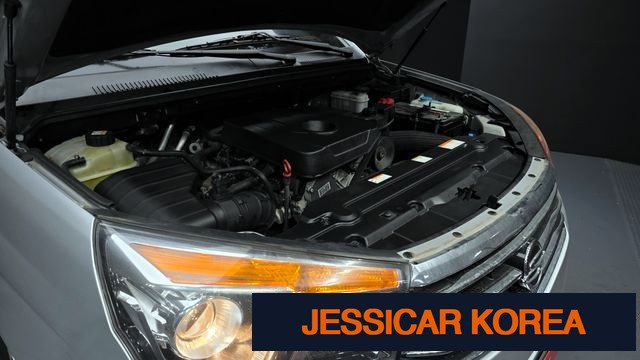 2018 KG Mobility Korando Turismo - Thumbnail 17