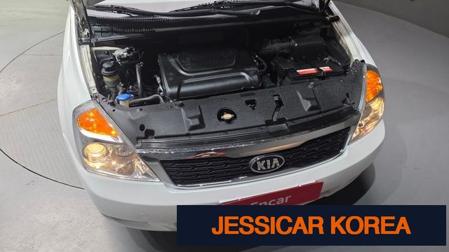 2011 Kia Carnival R - Thumbnail 3