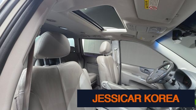 2011 Kia Carnival R - Thumbnail 4