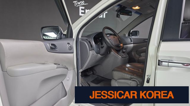 2011 Kia Carnival R - Thumbnail 9
