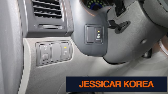2011 Kia Carnival R - Thumbnail 10