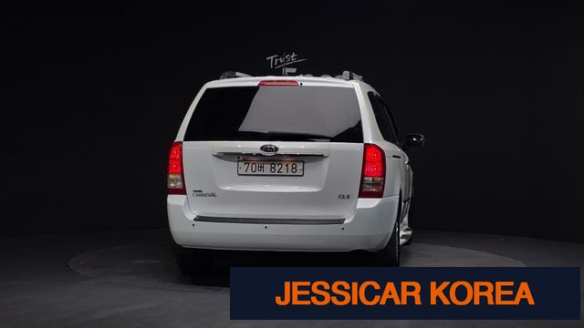 2011 Kia Carnival R - Thumbnail 14