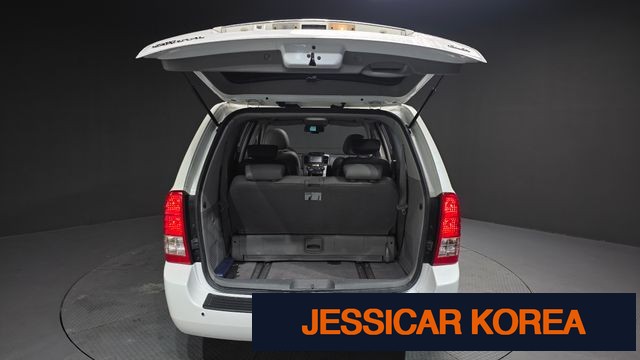 2011 Kia Carnival R - Thumbnail 16