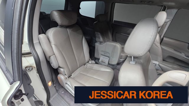 2011 Kia Carnival R - Thumbnail 20