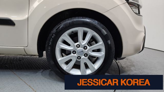 2012 Kia soul - Thumbnail 19