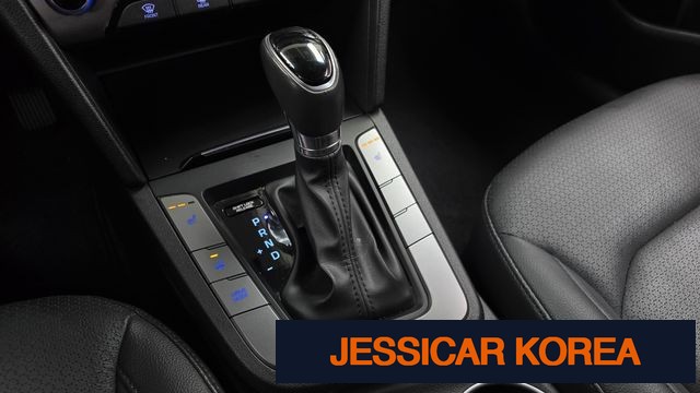 2017 Hyundai Avante AD - Thumbnail 2
