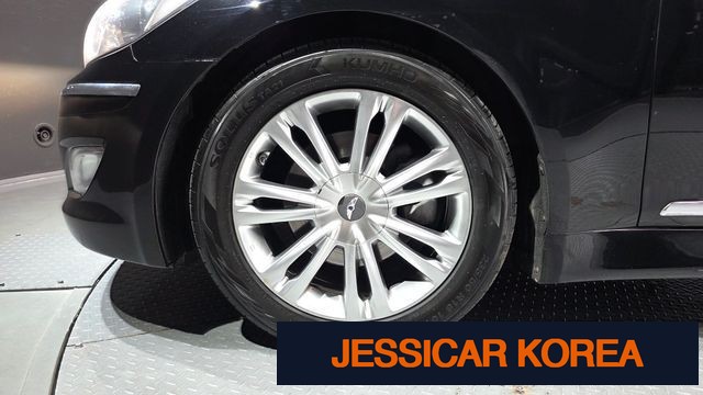 2012 Hyundai Genesis - Thumbnail 14