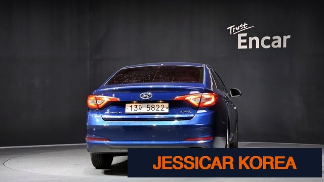 2015 Hyundai LF Sonata - Thumbnail 8