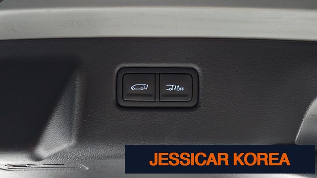 2023 Hyundai Staria - Thumbnail 2