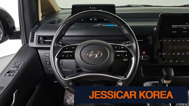 2023 Hyundai Staria - Thumbnail 3