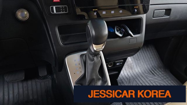 2023 Hyundai Staria - Thumbnail 9