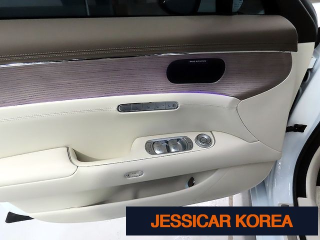 2025 Genesis G90 (RS4) - Thumbnail 4