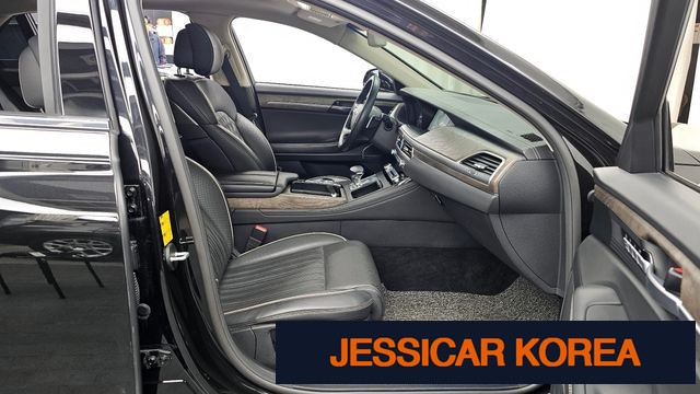2019 Genesis G90 - Thumbnail 2