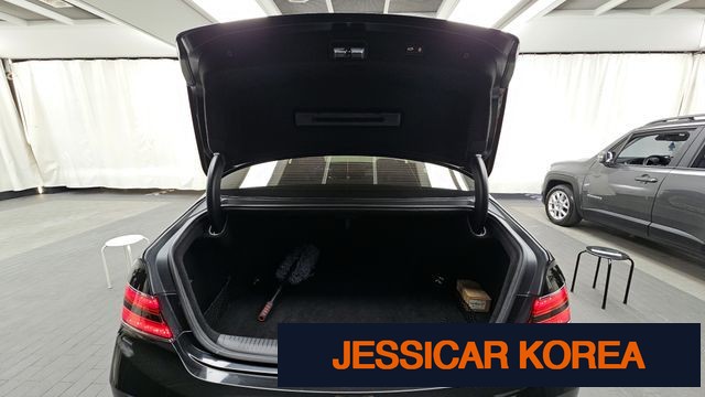 2019 Genesis G90 - Thumbnail 18