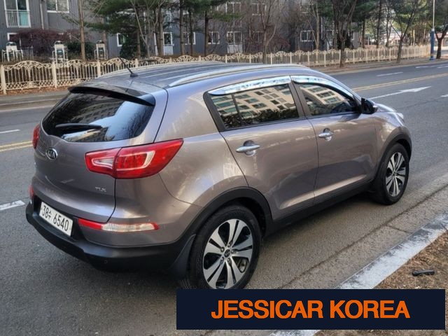 2011 Kia Sportage R - Thumbnail 9