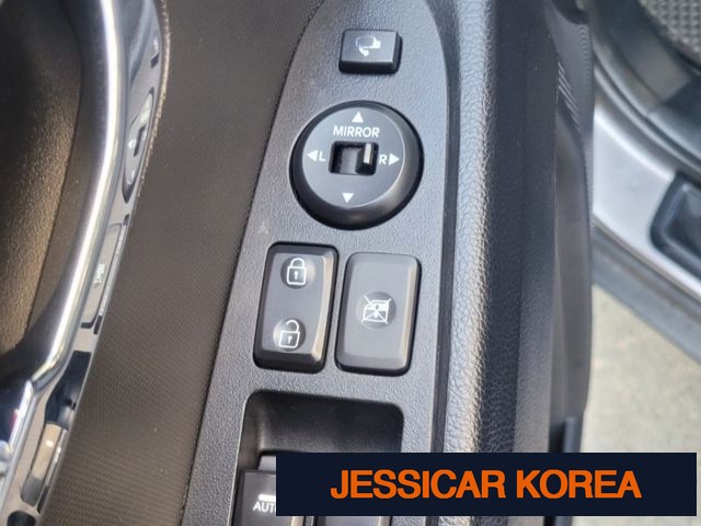 2011 Kia Sportage R - Thumbnail 11