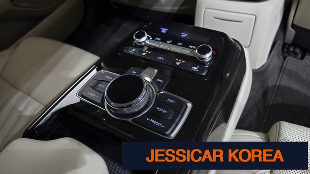 2017 Genesis EQ900 - Thumbnail 4