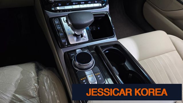 2017 Genesis EQ900 - Thumbnail 14
