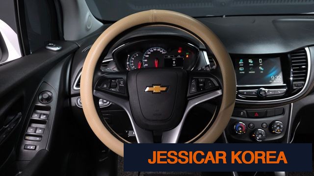 2017 Chevrolet The New Trax - Thumbnail 2