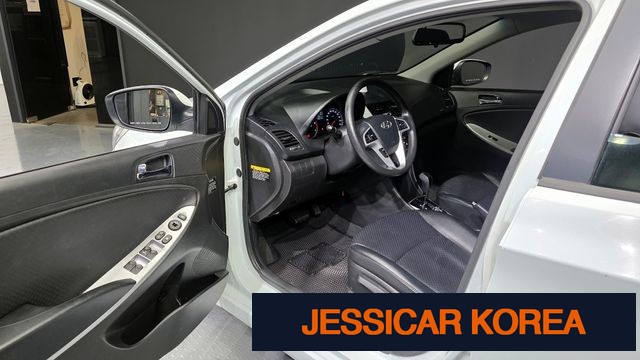 2012 Hyundai Accent (new model) - Thumbnail 9
