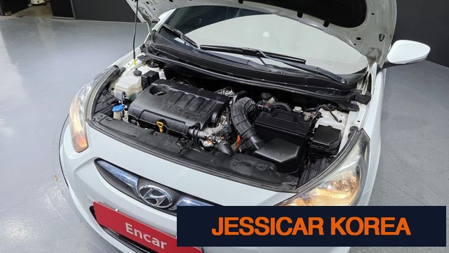 2012 Hyundai Accent (new model) - Thumbnail 13