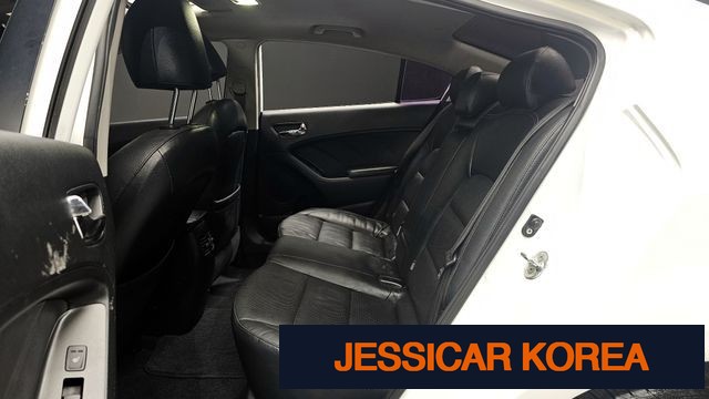 2015 Kia K3 - Thumbnail 3