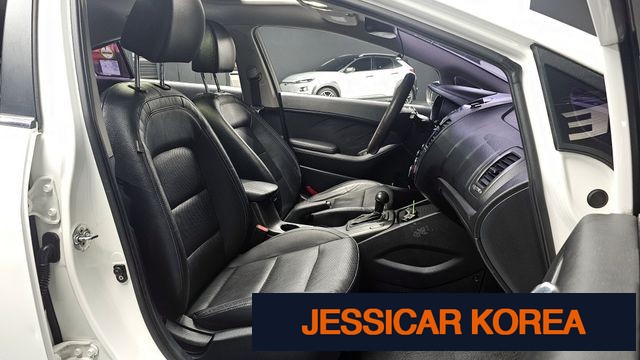 2015 Kia K3 - Thumbnail 18