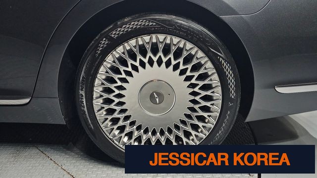 2020 Genesis G90 - Thumbnail 13