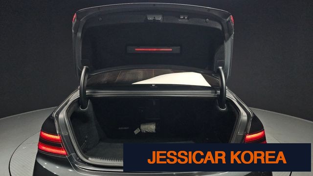 2020 Genesis G90 - Thumbnail 14