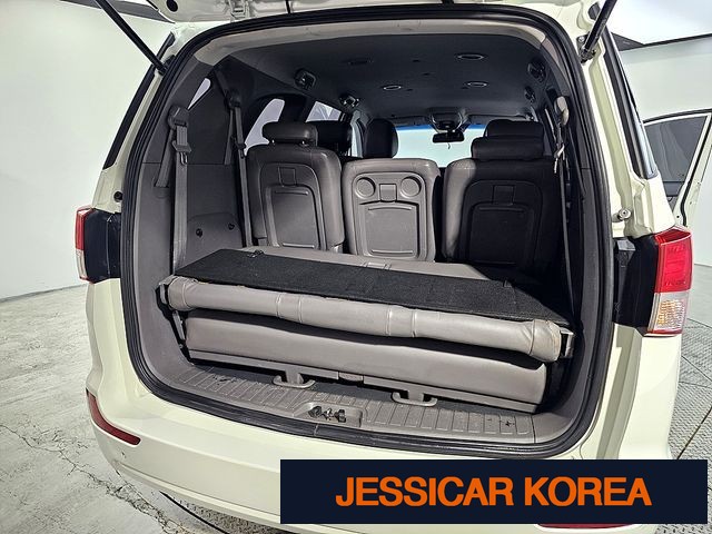 2014 KG Mobility Korando Turismo - Thumbnail 11